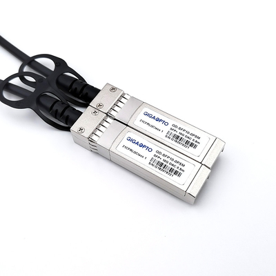 Schwarzes Kupferkabel mit vergoldetem Stecker